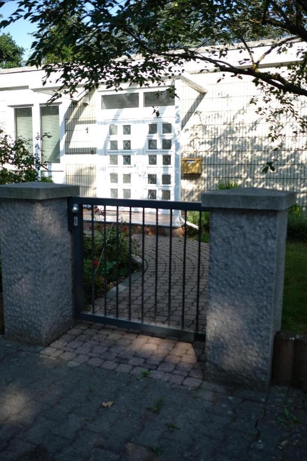 Ruhiges Haus Mit Privatem Garten Halstenbek Bagian luar foto